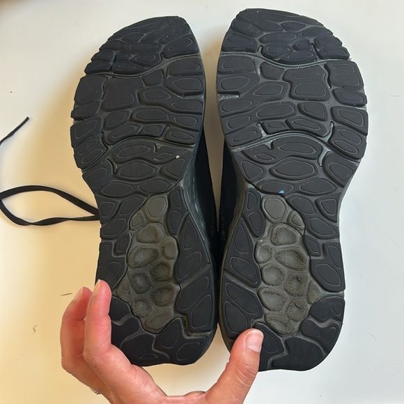 New Balance Women's Fresh Foam X 880 V13 Running Shoe - Picture 10 of 12